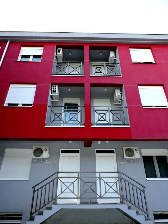 Sremska Kamenica B&B Zmajevo Gnezdo 021 מראה חיצוני תמונה