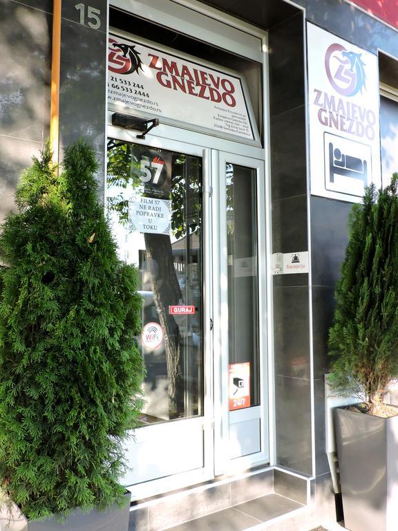 Sremska Kamenica B&B Zmajevo Gnezdo 021 מראה חיצוני תמונה