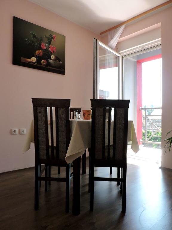 Sremska Kamenica B&B Zmajevo Gnezdo 021 מראה חיצוני תמונה